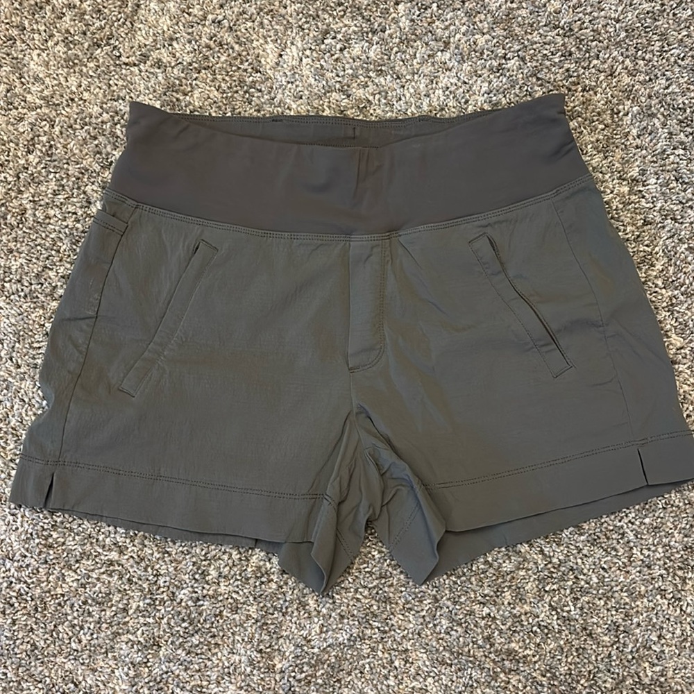 Athleta Trekkie shorts